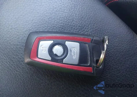 2013 BMW 328I xDrive z USA, uszkodzony, nr VIN WBA3B3C53DF538577